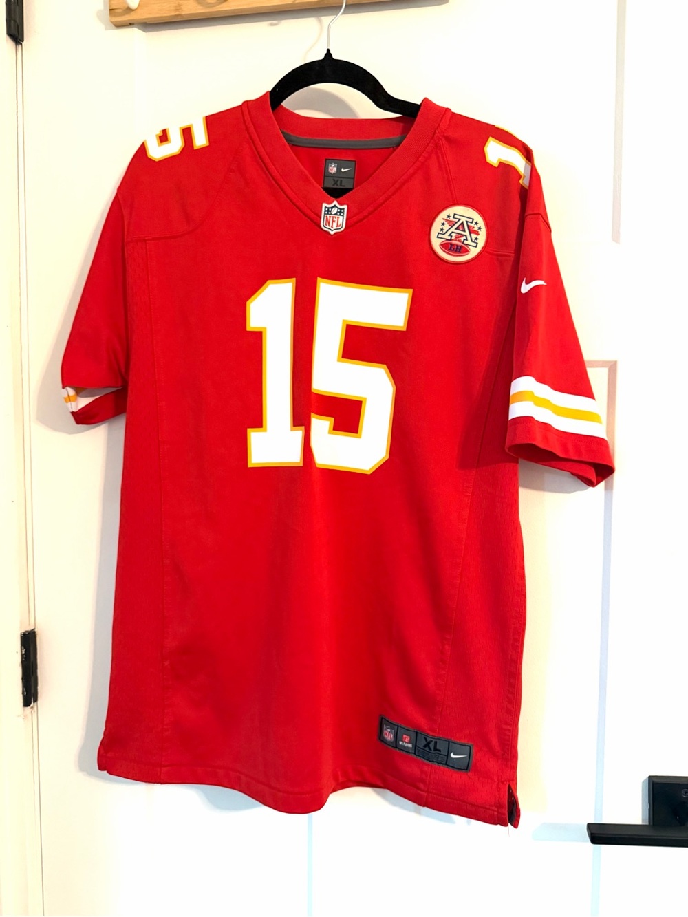 Nike Kids' Red Kansas City Chiefs #15 Football Jersey Patrick Mahomes YXL